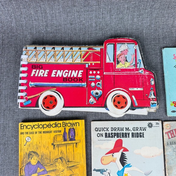 Vintage Childrens Books Lot | Shape Books | Fire Engine | Tigger - 1960's - 70's - Picture 2 of 16